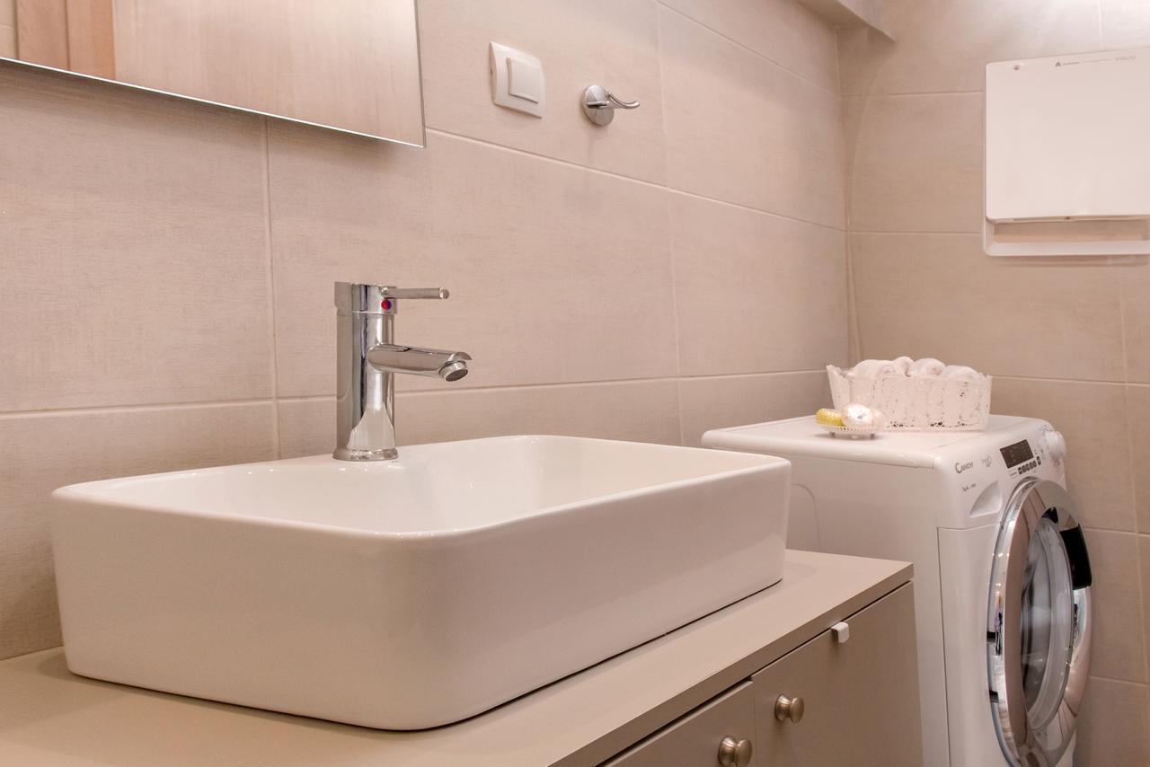 Acropolis Quiet Apartment เอเธนส์ ภายนอก รูปภาพ