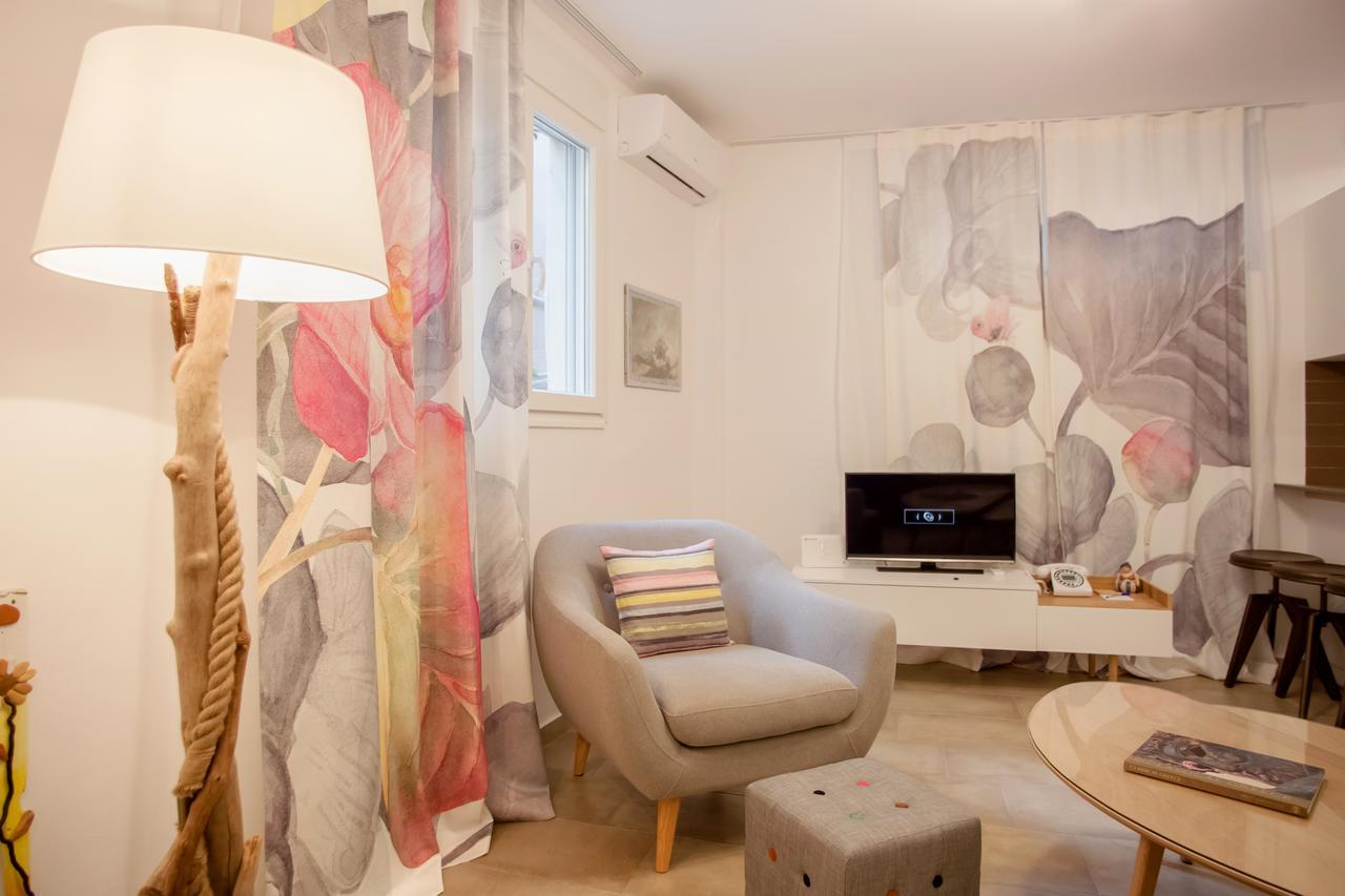 Acropolis Quiet Apartment เอเธนส์ ภายนอก รูปภาพ